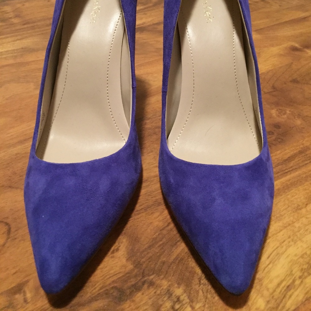 Calvin Klein Blue. Suede. Heels! 💙💙💙